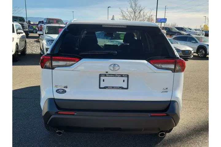 $29995 : Toyota RAV4 2024 AWD LE 4dr image 4