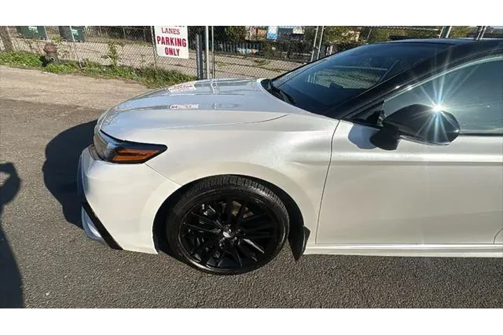 $27682 : Toyota Camry 2023 AWD XSE 4d image 9
