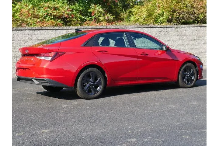 $20995 : Hyundai ELANTRA 2023 SEL 4dr image 7