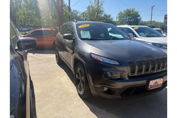 $10950 : 2018 Cherokee Latitude image 4