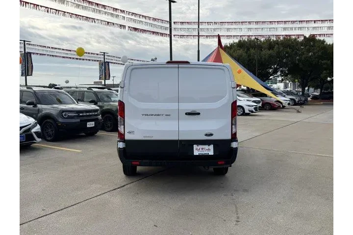 $31444 : Ford Transit 2022 150 3dr SW image 7