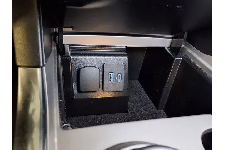 $30588 : Ford Explorer 2023 XLT 4dr S image 9