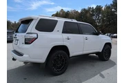 $28522 : Toyota 4Runner 2017 4x4 SR5 thumbnail