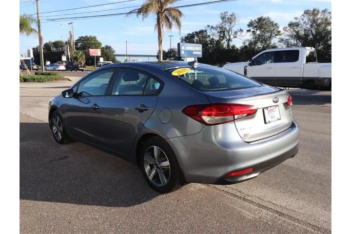 $8230 : Kia Forte 2018 LX 4dr Sedan image 5