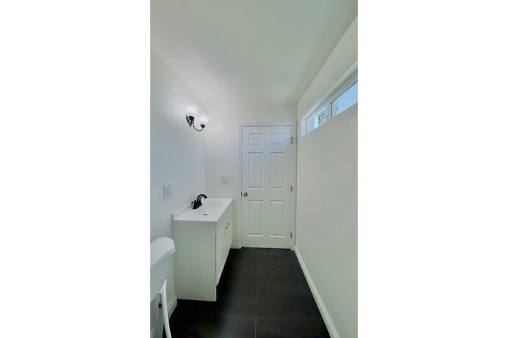$2000 : CASA 1 HABITACION SOUTH GATE!! image 9