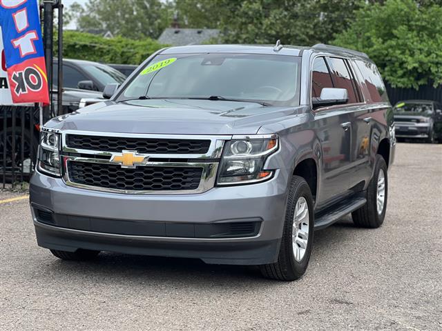 $27999 : 2019 Suburban image 2