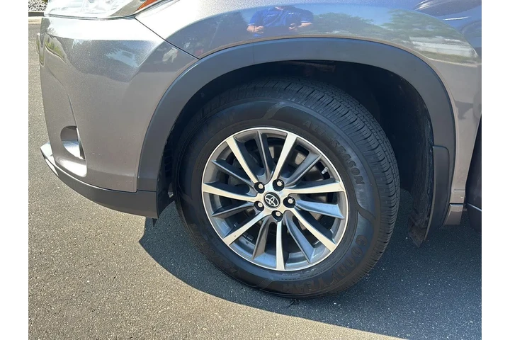 $20299 : 2018 Highlander XLE image 5