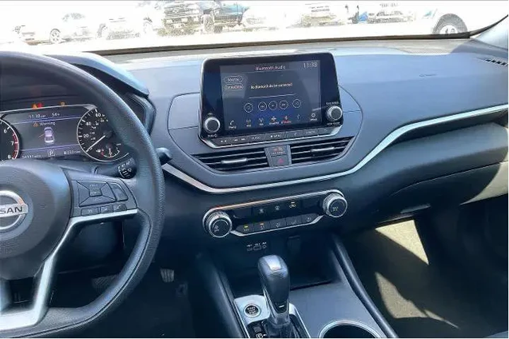 $19986 : Nissan Altima 2022 2.5 SV 4d image 6