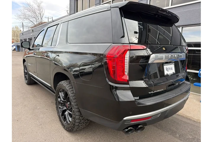 $48995 : 2022 GMC Yukon XL 4WD Denali image 4
