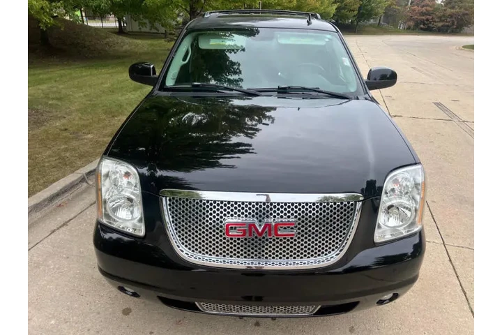 $9995 : 2007 GMC Yukon XL Denali image 3