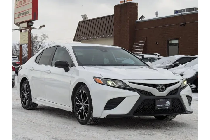 $16995 : 2019 Camry SE image 6