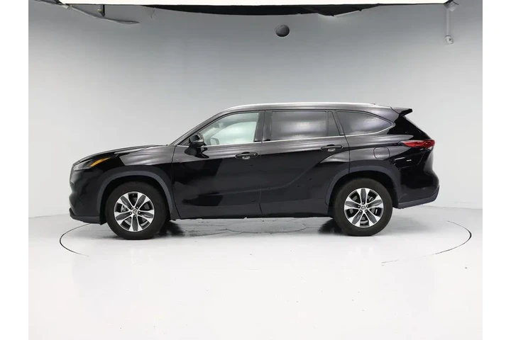 $27998 : Toyota Highlander 2021 XLE 4 image 3