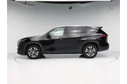 $27998 : Toyota Highlander 2021 XLE 4 thumbnail