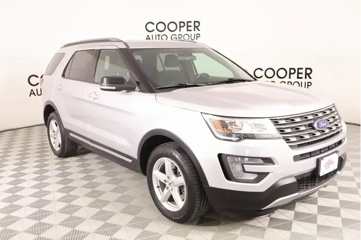 $12997 : Ford Explorer 2017 AWD XLT 4 image 1