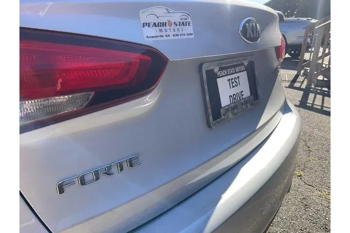 $10185 : Kia Forte 2017 LX 4dr Sedan image 9