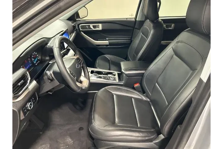 $32998 : Ford Explorer 2023 AWD XLT 4 image 9