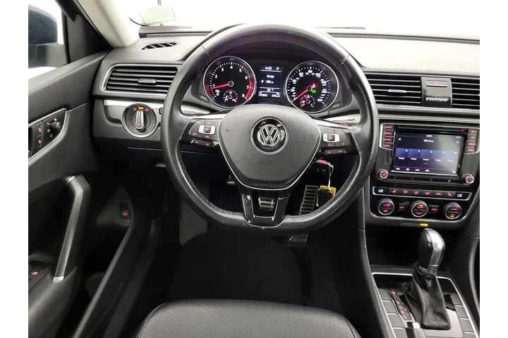 $13998 : Volkswagen Passat 2018 2.0T image 10