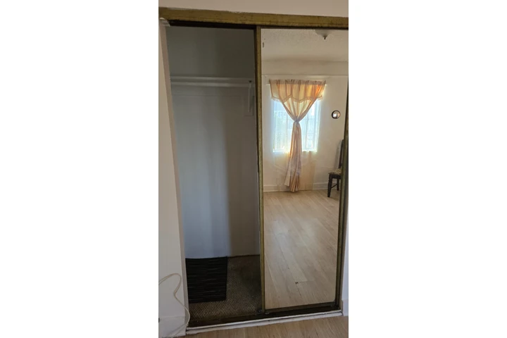 $800 : Cuarto De Renta image 3