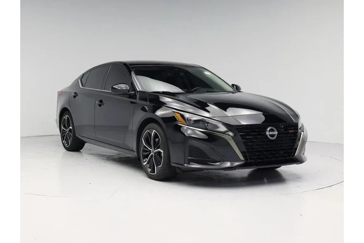 $22998 : Nissan Altima 2023 2.5 SR 4d image 1