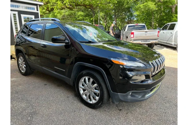 $10999 : 2017 Cherokee Limited image 5