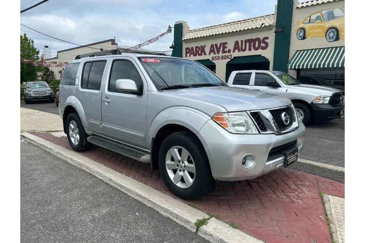 $5495 : 2008 Pathfinder SE image 2
