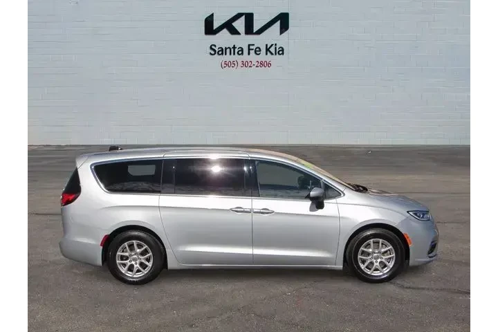 $22400 : Chrysler Pacifica 2023 Touri image 3