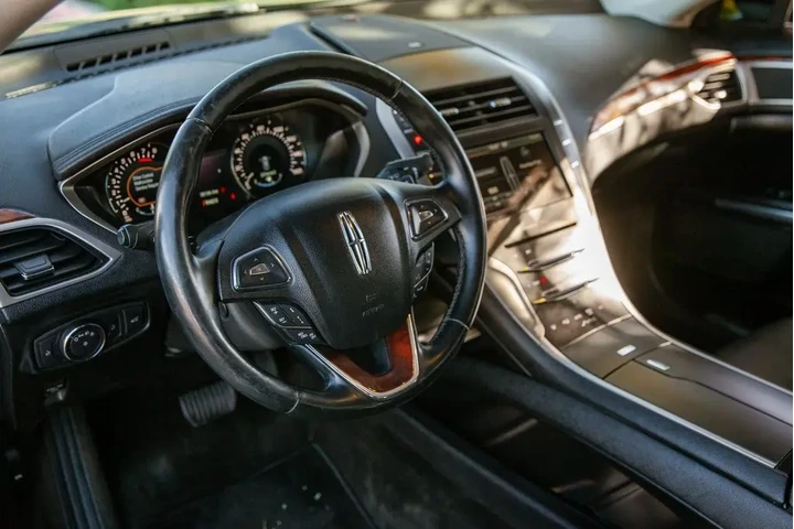 2015 MKZ image 10