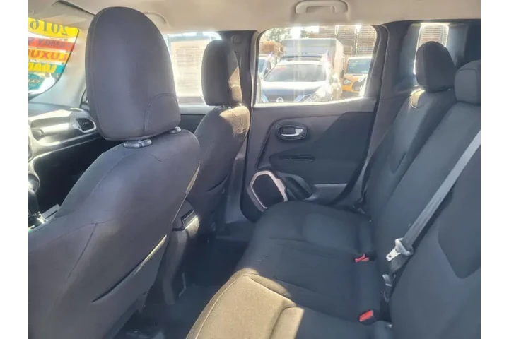$10999 : 2016 Renegade Latitude image 10