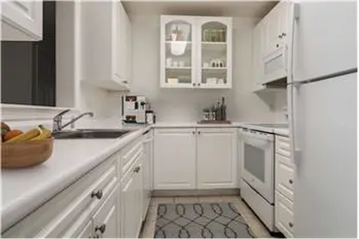 $2510 : Rental property with 1 bedro image 2