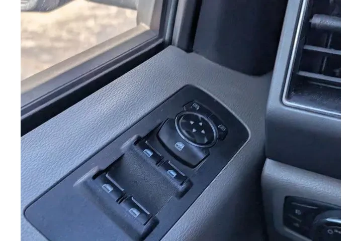 $28305 : Ford F-150 2020 4x4 XLT 4dr image 10