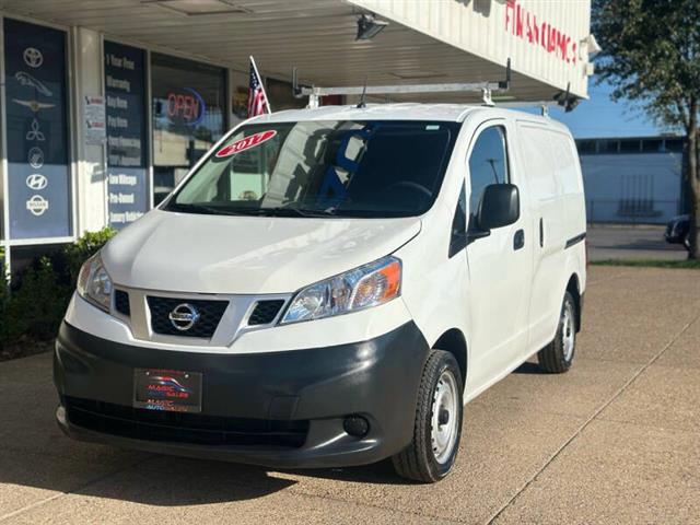 $13900 : 2017 NV200 S image 6