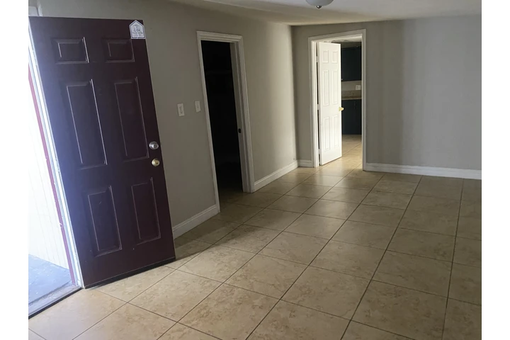 $1000 : Estudio de Renta image 4