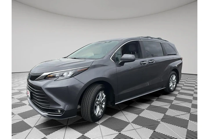 $47778 : 2025 Sienna XLE 7-Passenger image 4
