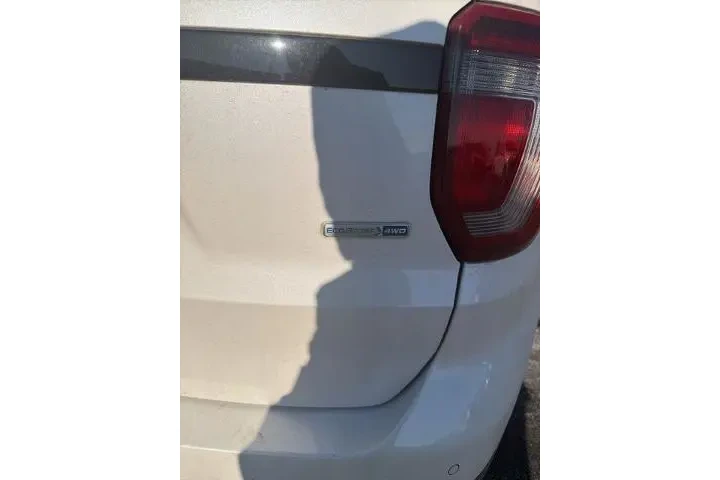 $17995 : Ford Explorer 2017 AWD Sport image 8