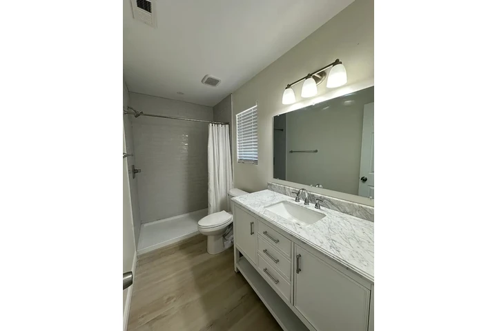 $1300 : Apartamento en Renta image 5