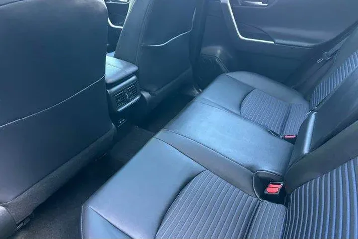 $38900 : Toyota RAV4 Hybrid 2022 AWD image 8