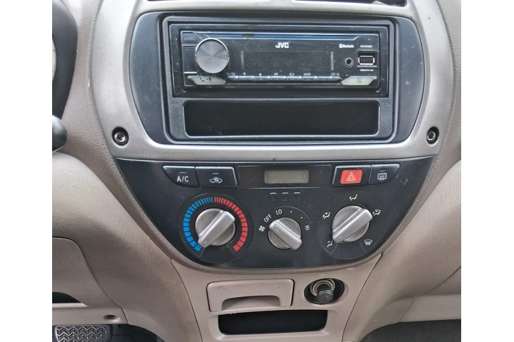 $2800 : 2003 Toyota rav4 image 3