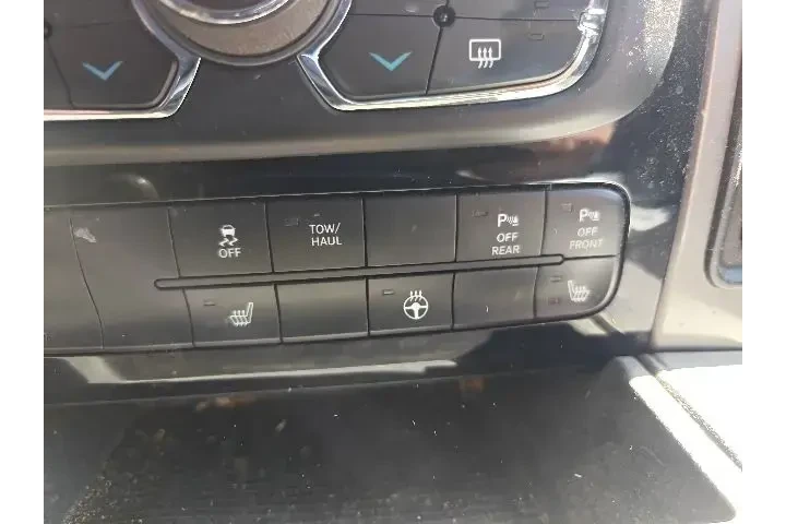 $16490 : Ram 1500 2017 4x2 Sport 4dr image 10