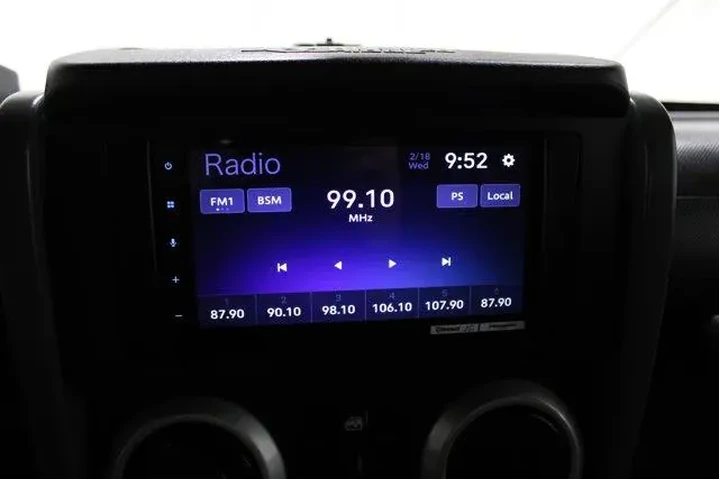 $17982 : Jeep Wrangler Unlimited 2008 image 9