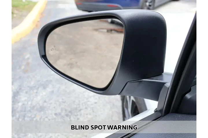 $20890 : Toyota C-HR 2021 LE 4dr Cros image 4