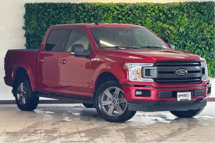 $29423 : Ford F-150 2020 4x4 XLT 4dr image 2