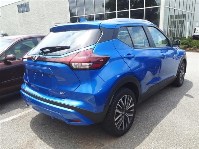 $18988 : PRE-OWNED 2021 NISSAN KICKS SV image 2