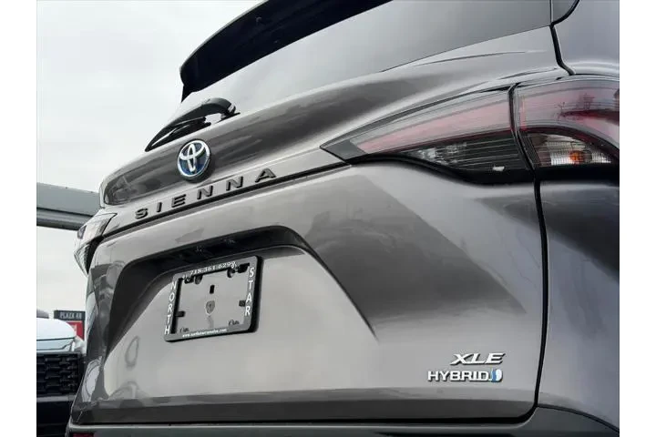 $33495 : Toyota Sienna 2023 XLE 8-Pas image 7