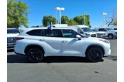 $37963 : Toyota Highlander 2023 L 4dr thumbnail