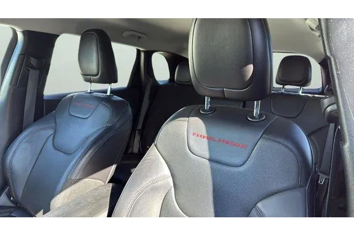 $16753 : Jeep Cherokee 2019 4x4 Trail image 7