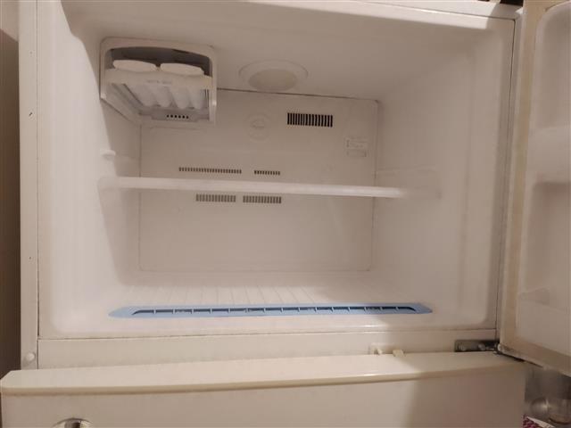 $2500 : Refrigerador LG image 7