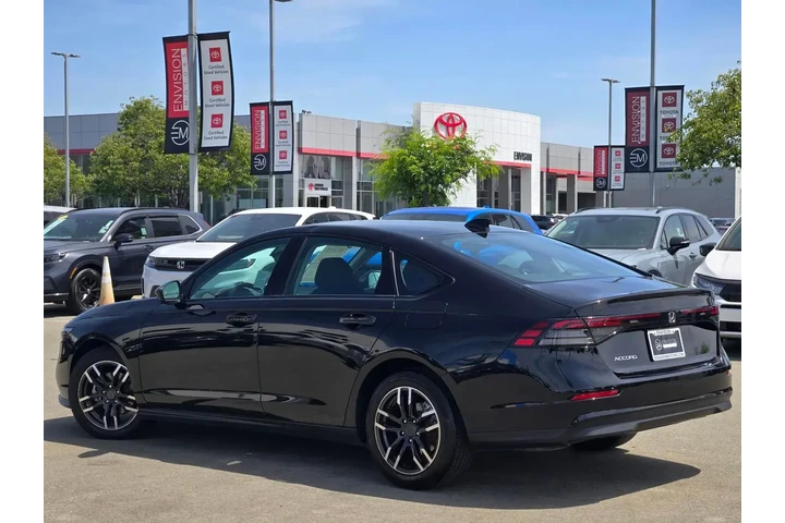 $27588 : Honda Accord 2025 SE 4dr Sed image 5