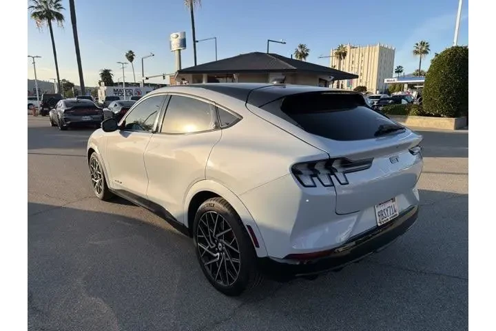 $27789 : Ford Mustang Mach-E 2022 AWD image 5