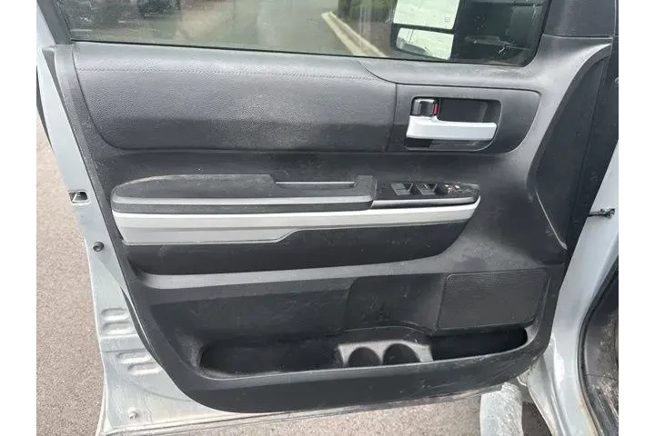 $28000 : Toyota Tundra 2019 4x4 SR5 4 image 8