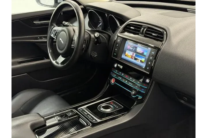 $16000 : Jaguar XE 2018 AWD 25t 4dr S image 8